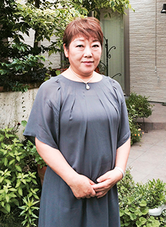 代表　前野芳子